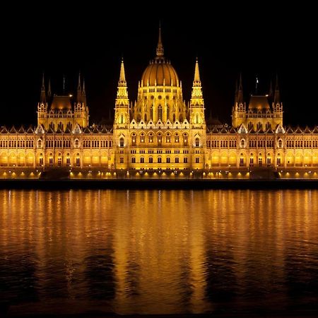 Parliament Apartment Budapest Luaran gambar