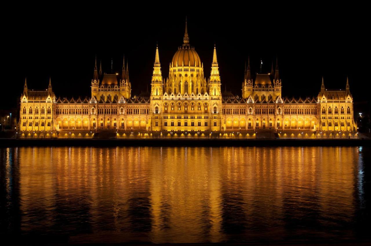Parliament Apartment Budapest Luaran gambar